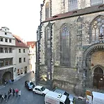 Tyn Church Apartment