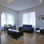 Tyn Church Apartment